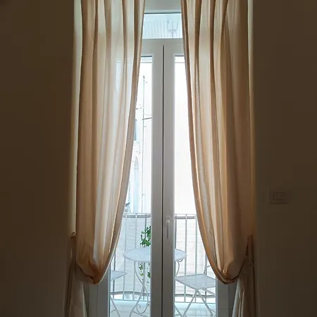 Apartment Port View *